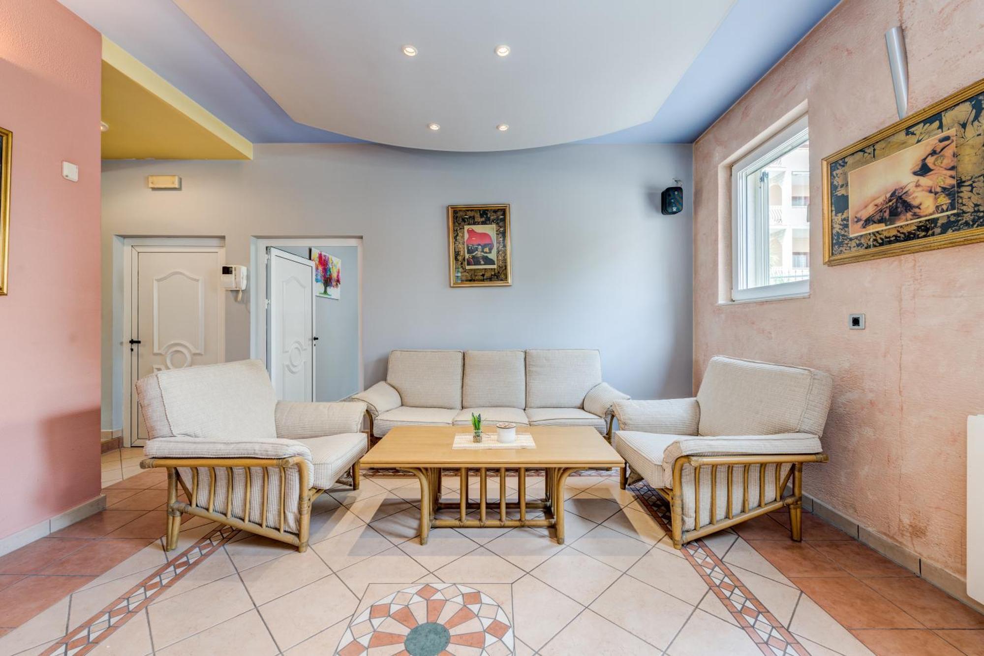 Blue Dolphin Apartment - Private Indoor Pool, Jacuzzi, Garden سبليت المظهر الخارجي الصورة