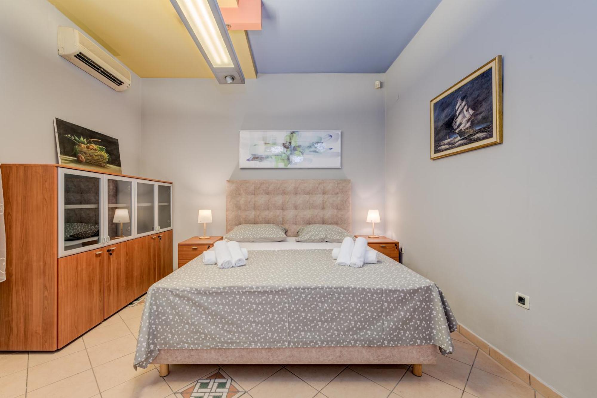 Blue Dolphin Apartment - Private Indoor Pool, Jacuzzi, Garden سبليت المظهر الخارجي الصورة