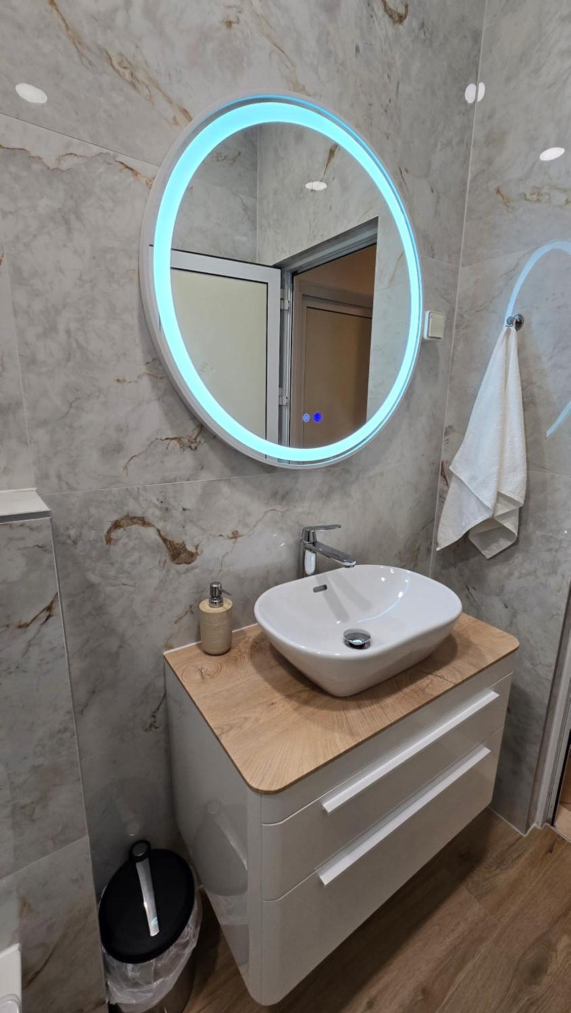 Blue Dolphin Apartment - Private Indoor Pool, Jacuzzi, Garden سبليت المظهر الخارجي الصورة